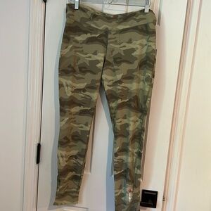 Lightly used Reebok athletic leggings size large camo pattern